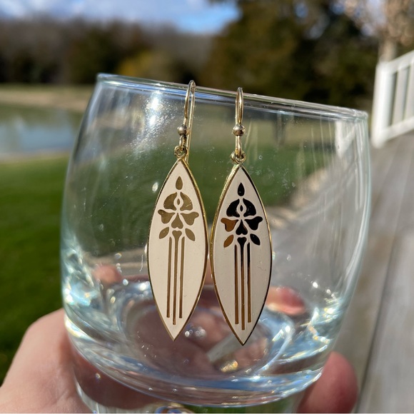 Isle of Skye vintage white cloisonné earrings - Picture 2 of 4